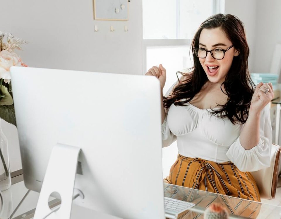 ¿Por qué necesito un sitio web si ya tengo una página en Facebook?