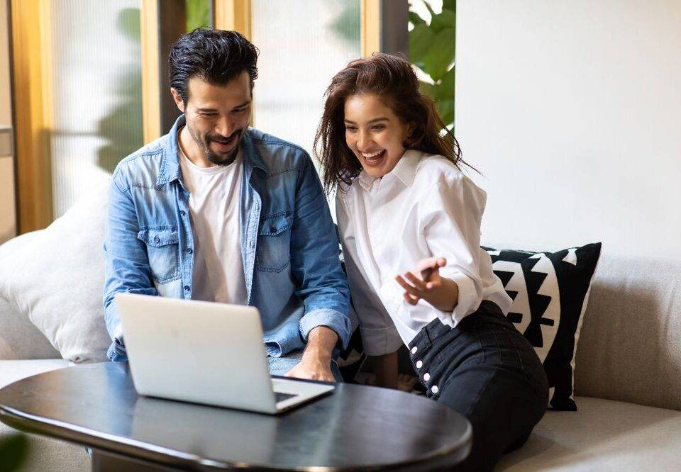 4 Ideas de Negocios en Línea que te Harán Ganar Dinero desde Casa